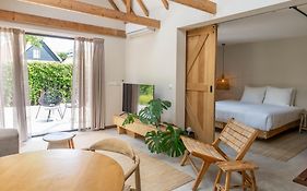 Van Heeckeren Apartments&Suites Buren